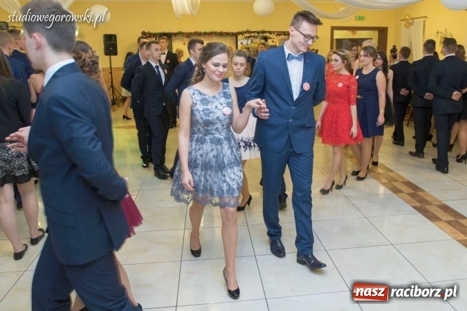 Zdjęcie w galerii na portalu naszraciborz.pl: Bal maturalny raciborskiego Mechanika  wiadomości z regionu