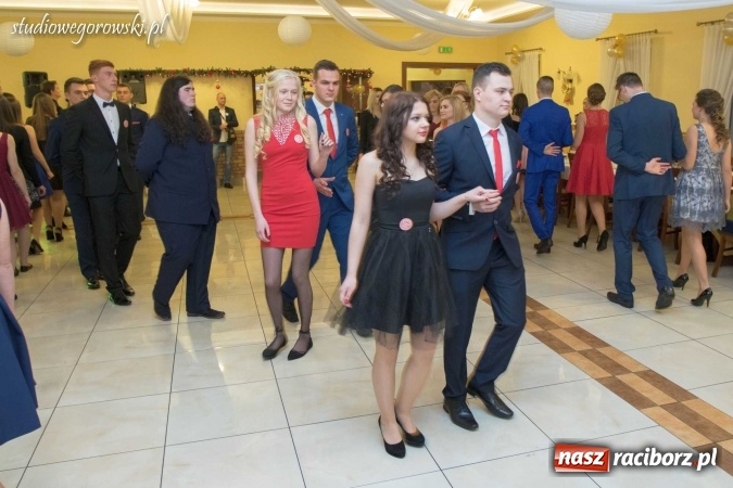 Zdjęcie w galerii na portalu naszraciborz.pl: Bal maturalny raciborskiego Mechanika  wiadomości z regionu
