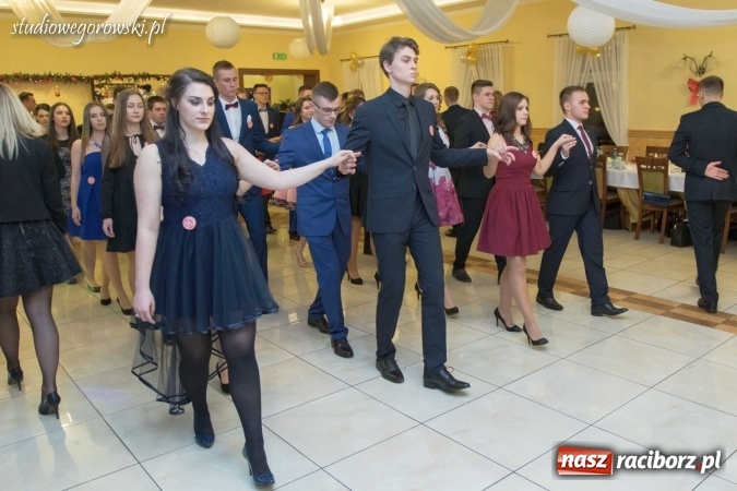 Zdjęcie w galerii na portalu naszraciborz.pl: Bal maturalny raciborskiego Mechanika  wiadomości z regionu
