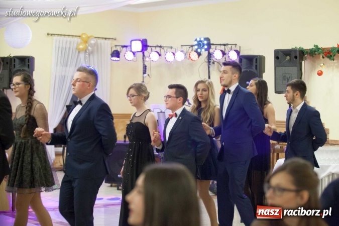 Zdjęcie w galerii na portalu naszraciborz.pl: Bal maturalny raciborskiego Mechanika  wiadomości z regionu