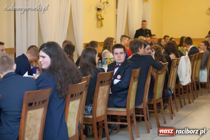 Zdjęcie w galerii na portalu naszraciborz.pl: Bal maturalny raciborskiego Mechanika  wiadomości z regionu