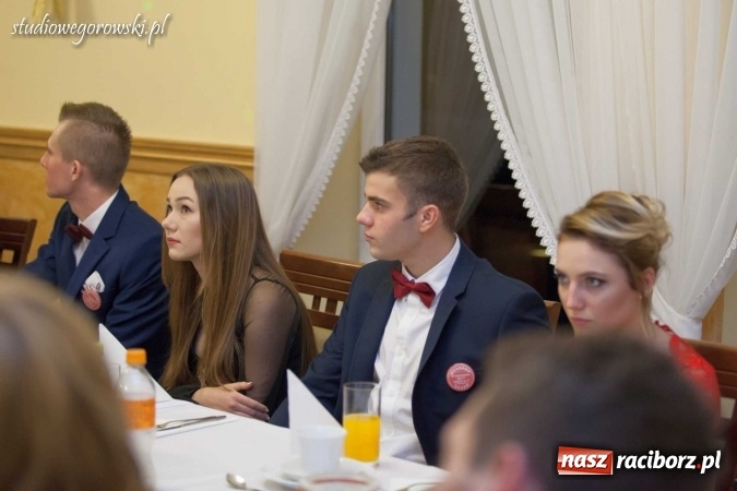 Zdjęcie w galerii na portalu naszraciborz.pl: Bal maturalny raciborskiego Mechanika  wiadomości z regionu