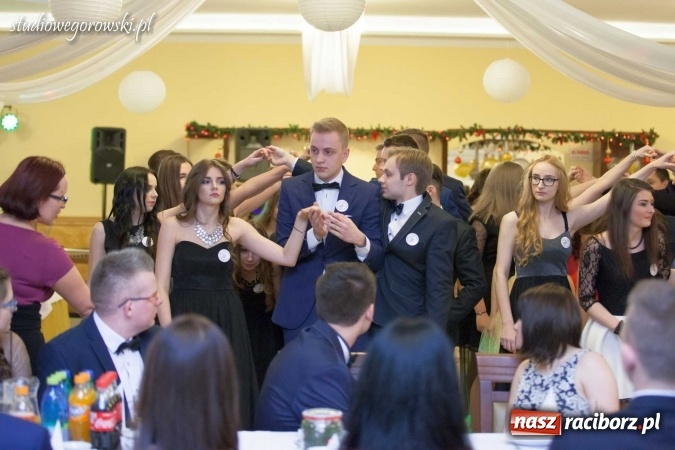 Zdjęcie w galerii na portalu naszraciborz.pl: Bal maturalny raciborskiego Mechanika  wiadomości z regionu