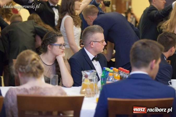 Zdjęcie w galerii na portalu naszraciborz.pl: Bal maturalny raciborskiego Mechanika  wiadomości z regionu
