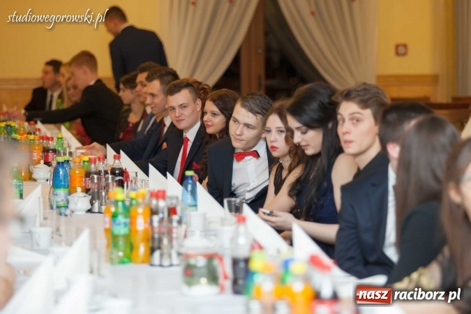 Zdjęcie w galerii na portalu naszraciborz.pl: Bal maturalny raciborskiego Mechanika  wiadomości z regionu