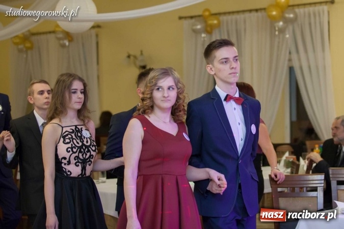 Zdjęcie w galerii na portalu naszraciborz.pl: Bal maturalny raciborskiego Mechanika  wiadomości z regionu