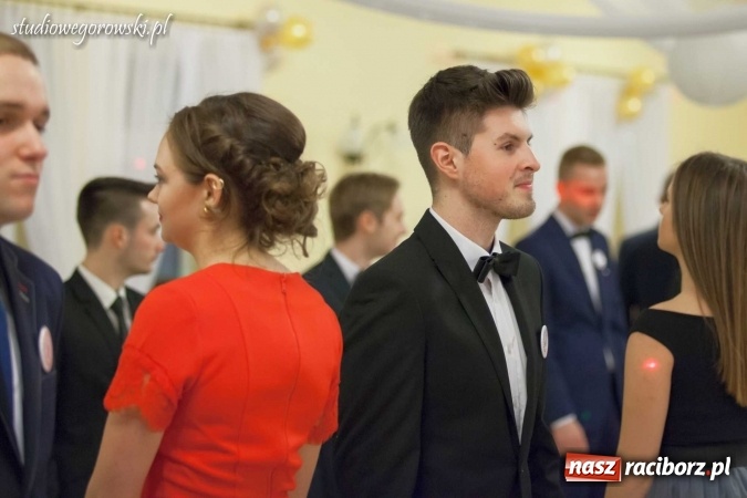 Zdjęcie w galerii na portalu naszraciborz.pl: Bal maturalny raciborskiego Mechanika  wiadomości z regionu
