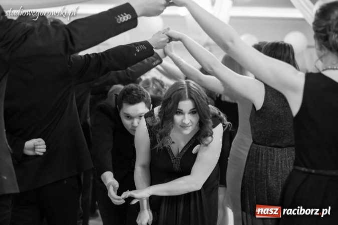 Zdjęcie w galerii na portalu naszraciborz.pl: Bal maturalny raciborskiego Mechanika  wiadomości z regionu