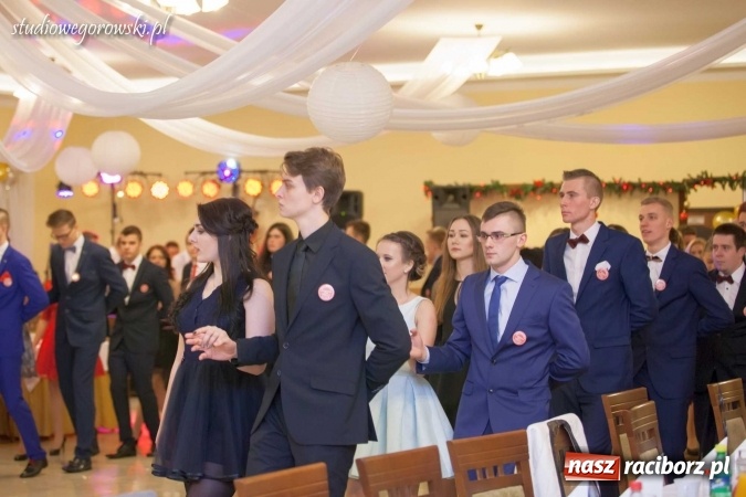 Zdjęcie w galerii na portalu naszraciborz.pl: Bal maturalny raciborskiego Mechanika  wiadomości z regionu
