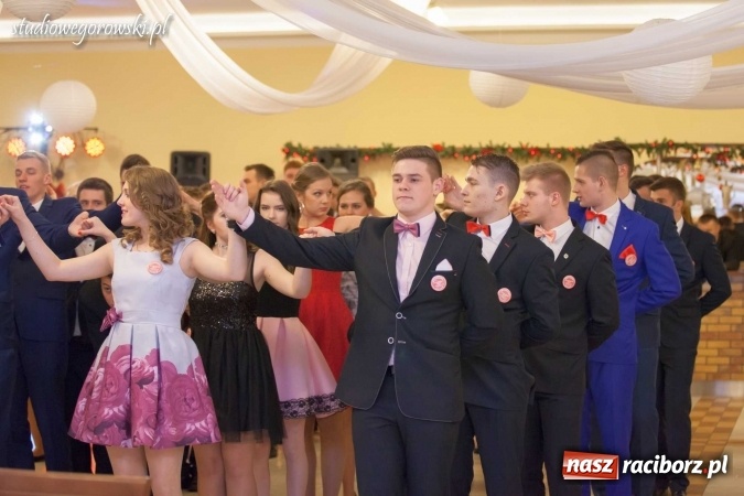 Zdjęcie w galerii na portalu naszraciborz.pl: Bal maturalny raciborskiego Mechanika  wiadomości z regionu