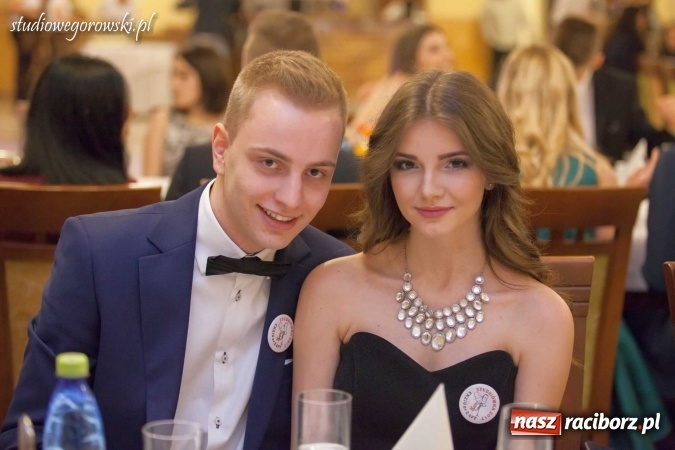Zdjęcie w galerii na portalu naszraciborz.pl: Bal maturalny raciborskiego Mechanika  wiadomości z regionu