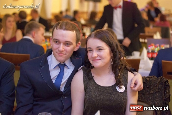 Zdjęcie w galerii na portalu naszraciborz.pl: Bal maturalny raciborskiego Mechanika  wiadomości z regionu