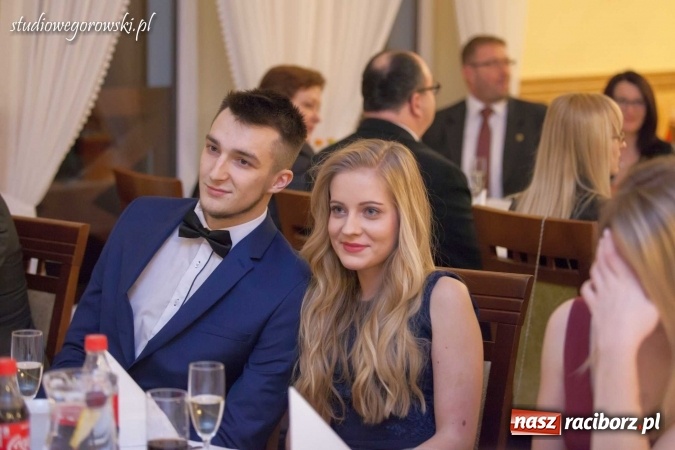 Zdjęcie w galerii na portalu naszraciborz.pl: Bal maturalny raciborskiego Mechanika  wiadomości z regionu