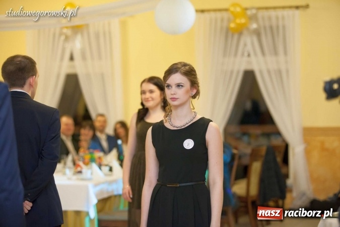 Zdjęcie w galerii na portalu naszraciborz.pl: Bal maturalny raciborskiego Mechanika  wiadomości z regionu