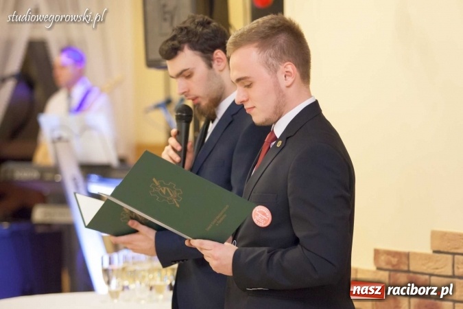 Zdjęcie w galerii na portalu naszraciborz.pl: Bal maturalny raciborskiego Mechanika  wiadomości z regionu