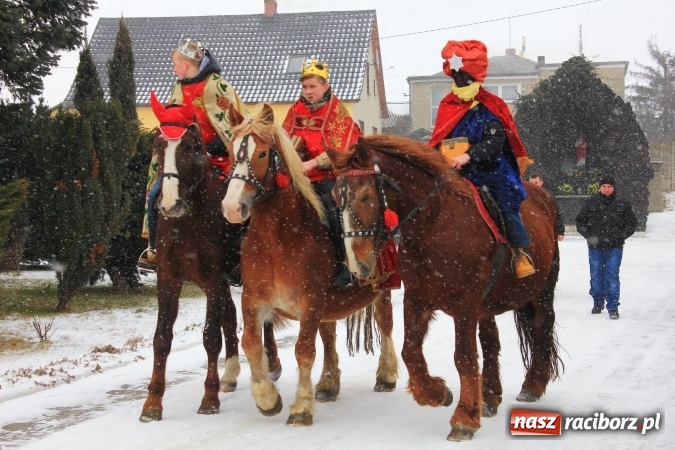 Zdjęcie w galerii na portalu naszraciborz.pl: Trzej Królowie pokłonili się Dzieciątku w Kobyli wiadomości z regionu