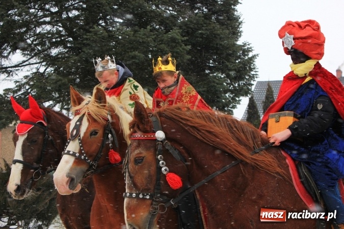 Zdjęcie w galerii na portalu naszraciborz.pl: Trzej Królowie pokłonili się Dzieciątku w Kobyli wiadomości z regionu