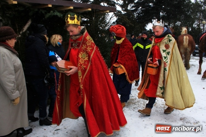 Zdjęcie w galerii na portalu naszraciborz.pl: Trzej Królowie pokłonili się Dzieciątku w Kobyli wiadomości z regionu