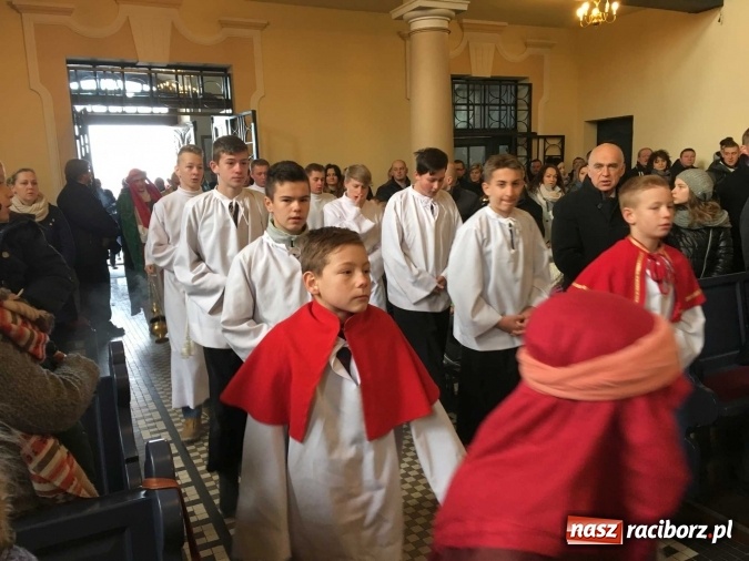 Zdjęcie w galerii na portalu naszraciborz.pl: Mali kolędnicy misyjni z Brzezia zebrali ponad 10 tys. złotych dla r&oacute;wieśnik&oacute;w z Tajlandii wiadomości z regionu