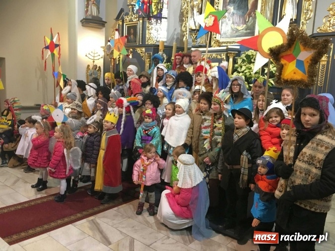 Zdjęcie w galerii na portalu naszraciborz.pl: Mali kolędnicy misyjni z Brzezia zebrali ponad 10 tys. złotych dla r&oacute;wieśnik&oacute;w z Tajlandii wiadomości z regionu