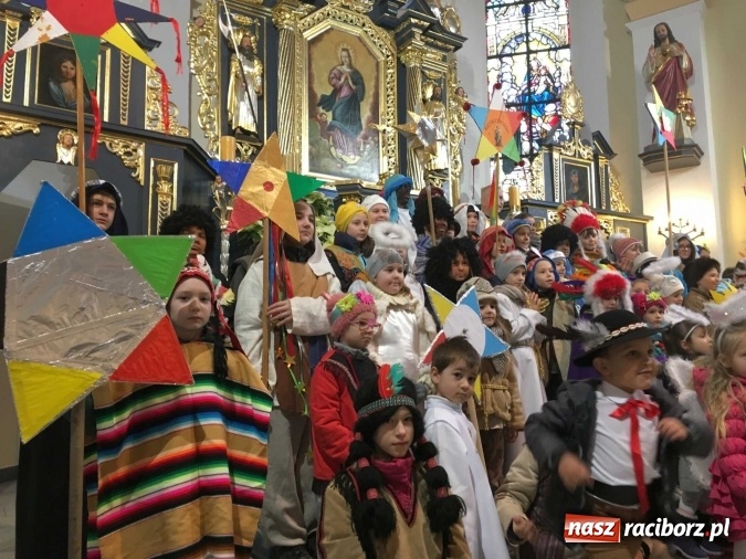 Zdjęcie w galerii na portalu naszraciborz.pl: Mali kolędnicy misyjni z Brzezia zebrali ponad 10 tys. złotych dla r&oacute;wieśnik&oacute;w z Tajlandii wiadomości z regionu