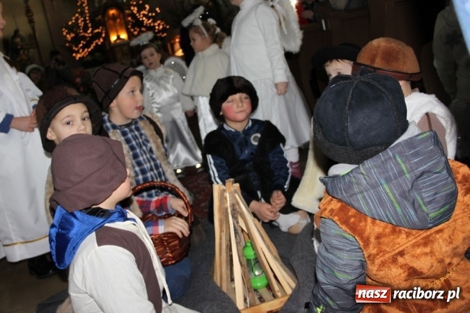 Zdjęcie w galerii na portalu naszraciborz.pl: Wśr&oacute;d nocnej ciszy, czyli jasełka w wojnowickim kościele wiadomości z regionu