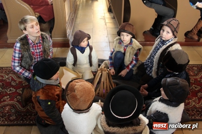 Zdjęcie w galerii na portalu naszraciborz.pl: Wśr&oacute;d nocnej ciszy, czyli jasełka w wojnowickim kościele wiadomości z regionu