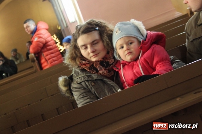 Zdjęcie w galerii na portalu naszraciborz.pl: Wśr&oacute;d nocnej ciszy, czyli jasełka w wojnowickim kościele wiadomości z regionu