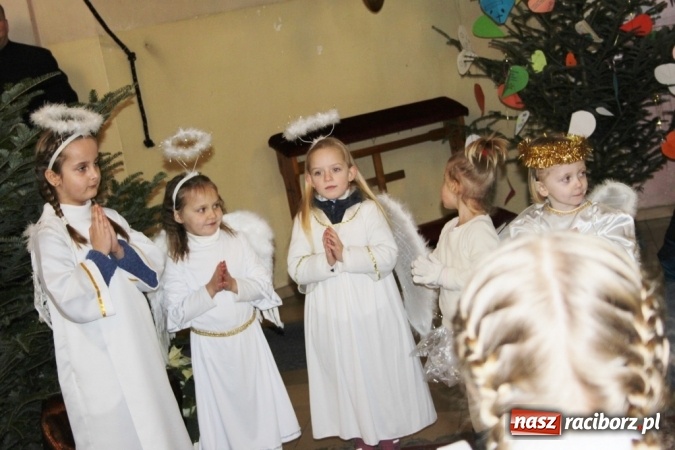 Zdjęcie w galerii na portalu naszraciborz.pl: Wśr&oacute;d nocnej ciszy, czyli jasełka w wojnowickim kościele wiadomości z regionu
