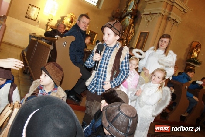 Zdjęcie w galerii na portalu naszraciborz.pl: Wśr&oacute;d nocnej ciszy, czyli jasełka w wojnowickim kościele wiadomości z regionu