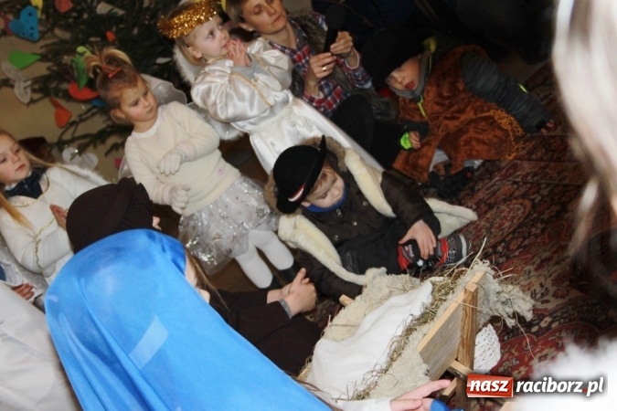 Zdjęcie w galerii na portalu naszraciborz.pl: Wśr&oacute;d nocnej ciszy, czyli jasełka w wojnowickim kościele wiadomości z regionu