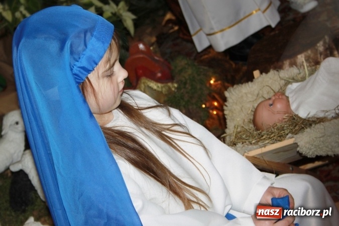 Zdjęcie w galerii na portalu naszraciborz.pl: Wśr&oacute;d nocnej ciszy, czyli jasełka w wojnowickim kościele wiadomości z regionu