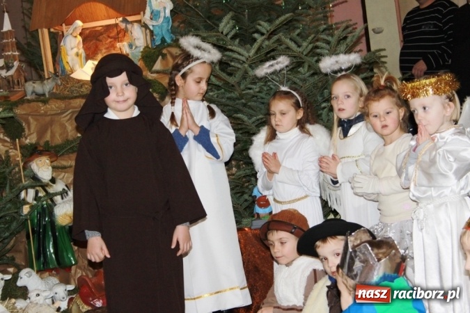 Zdjęcie w galerii na portalu naszraciborz.pl: Wśr&oacute;d nocnej ciszy, czyli jasełka w wojnowickim kościele wiadomości z regionu