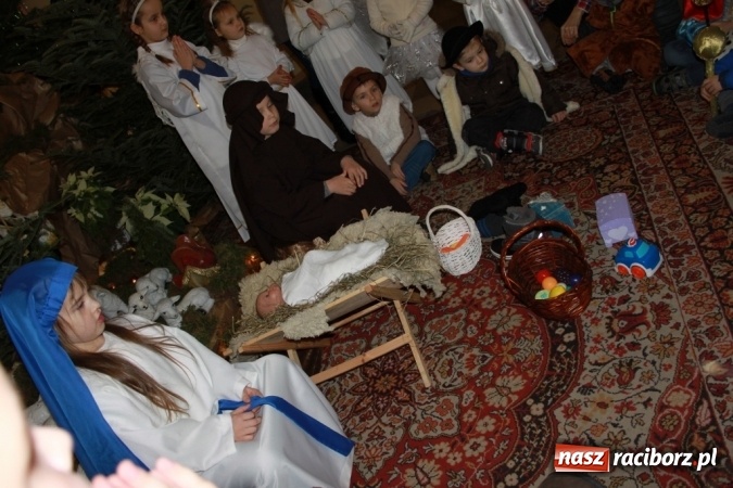 Zdjęcie w galerii na portalu naszraciborz.pl: Wśr&oacute;d nocnej ciszy, czyli jasełka w wojnowickim kościele wiadomości z regionu