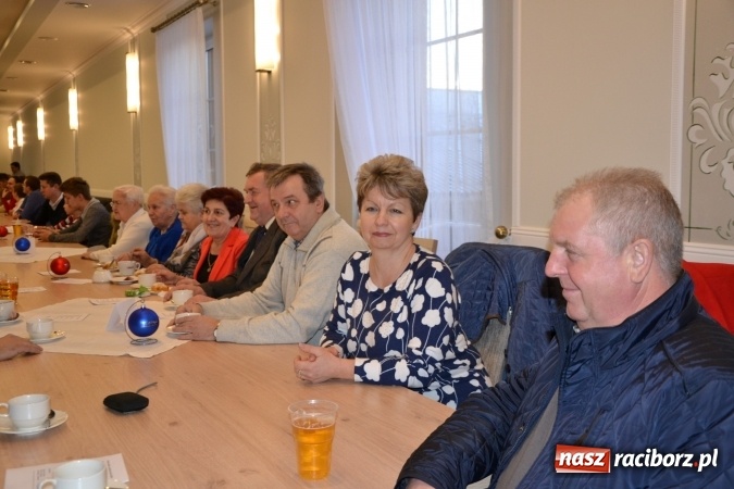 Zdjęcie w galerii na portalu naszraciborz.pl: Narodziny u Francle i Zeflika, czyli biesiada na Trzech Króli w zabełkowskim Retro wiadomości z regionu