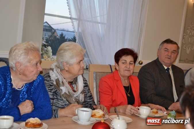 Zdjęcie w galerii na portalu naszraciborz.pl: Narodziny u Francle i Zeflika, czyli biesiada na Trzech Króli w zabełkowskim Retro wiadomości z regionu