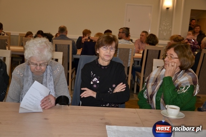 Zdjęcie w galerii na portalu naszraciborz.pl: Narodziny u Francle i Zeflika, czyli biesiada na Trzech Króli w zabełkowskim Retro wiadomości z regionu