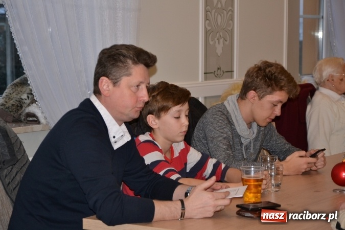 Zdjęcie w galerii na portalu naszraciborz.pl: Narodziny u Francle i Zeflika, czyli biesiada na Trzech Króli w zabełkowskim Retro wiadomości z regionu