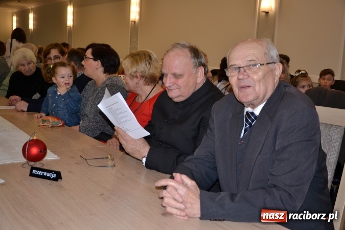 Zdjęcie w galerii na portalu naszraciborz.pl: Narodziny u Francle i Zeflika, czyli biesiada na Trzech Króli w zabełkowskim Retro wiadomości z regionu