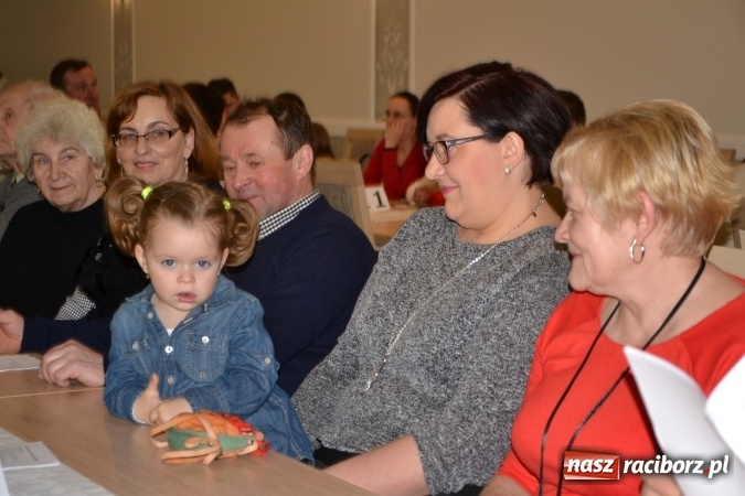 Zdjęcie w galerii na portalu naszraciborz.pl: Narodziny u Francle i Zeflika, czyli biesiada na Trzech Króli w zabełkowskim Retro wiadomości z regionu