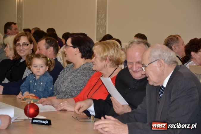 Zdjęcie w galerii na portalu naszraciborz.pl: Narodziny u Francle i Zeflika, czyli biesiada na Trzech Króli w zabełkowskim Retro wiadomości z regionu