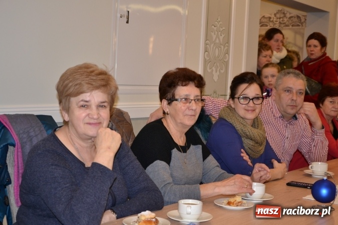 Zdjęcie w galerii na portalu naszraciborz.pl: Narodziny u Francle i Zeflika, czyli biesiada na Trzech Króli w zabełkowskim Retro wiadomości z regionu