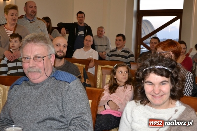 Zdjęcie w galerii na portalu naszraciborz.pl: Narodziny u Francle i Zeflika, czyli biesiada na Trzech Króli w zabełkowskim Retro wiadomości z regionu