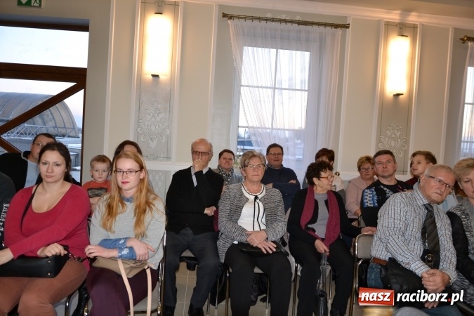 Zdjęcie w galerii na portalu naszraciborz.pl: Narodziny u Francle i Zeflika, czyli biesiada na Trzech Króli w zabełkowskim Retro wiadomości z regionu