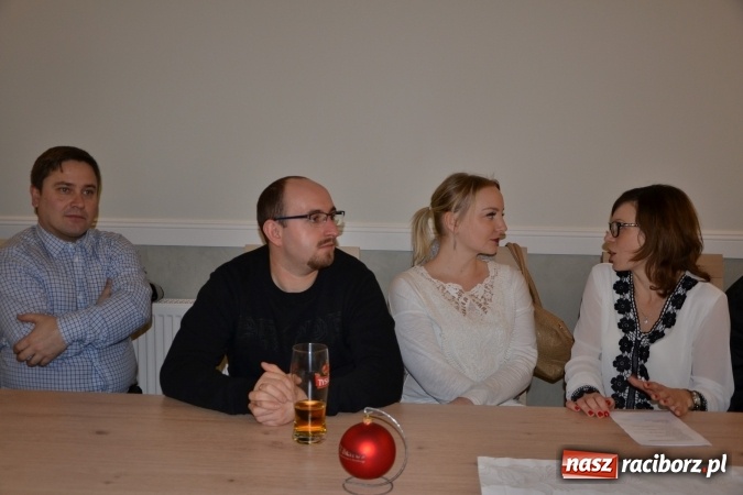 Zdjęcie w galerii na portalu naszraciborz.pl: Narodziny u Francle i Zeflika, czyli biesiada na Trzech Króli w zabełkowskim Retro wiadomości z regionu