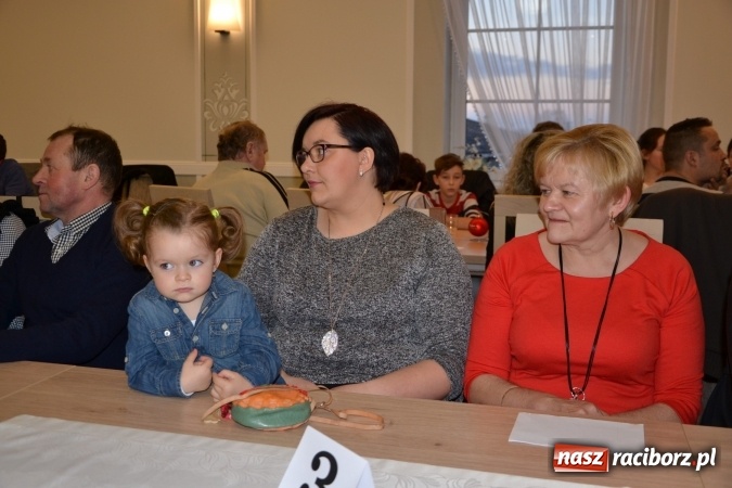 Zdjęcie w galerii na portalu naszraciborz.pl: Narodziny u Francle i Zeflika, czyli biesiada na Trzech Króli w zabełkowskim Retro wiadomości z regionu