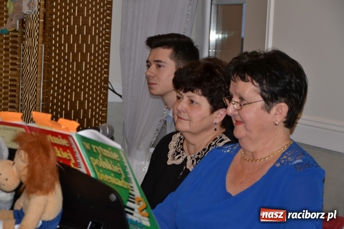 Zdjęcie w galerii na portalu naszraciborz.pl: Narodziny u Francle i Zeflika, czyli biesiada na Trzech Króli w zabełkowskim Retro wiadomości z regionu