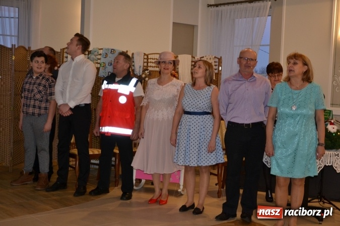 Zdjęcie w galerii na portalu naszraciborz.pl: Narodziny u Francle i Zeflika, czyli biesiada na Trzech Króli w zabełkowskim Retro wiadomości z regionu