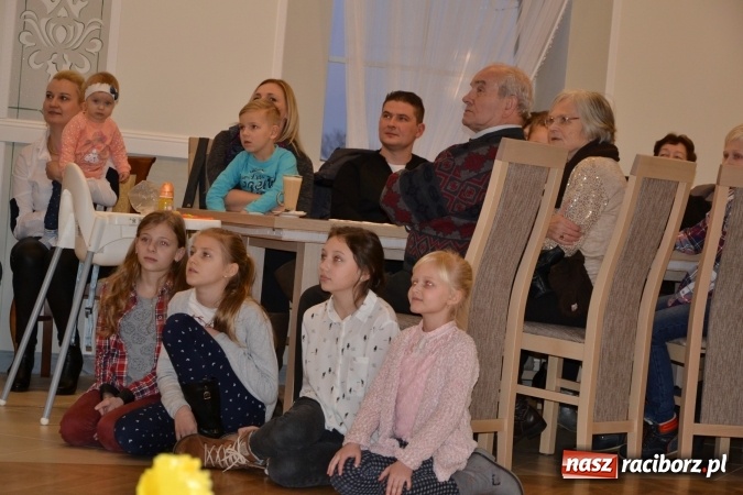 Zdjęcie w galerii na portalu naszraciborz.pl: Narodziny u Francle i Zeflika, czyli biesiada na Trzech Króli w zabełkowskim Retro wiadomości z regionu