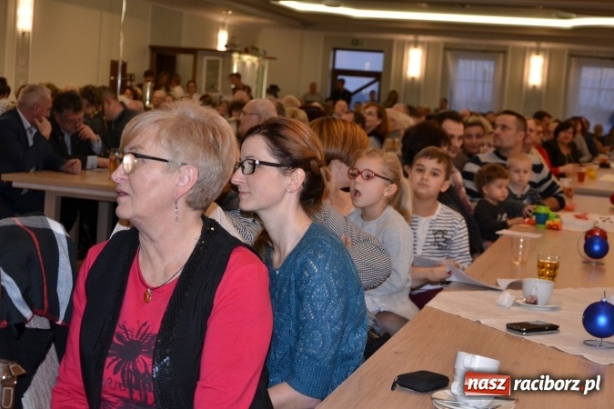 Zdjęcie w galerii na portalu naszraciborz.pl: Narodziny u Francle i Zeflika, czyli biesiada na Trzech Króli w zabełkowskim Retro wiadomości z regionu